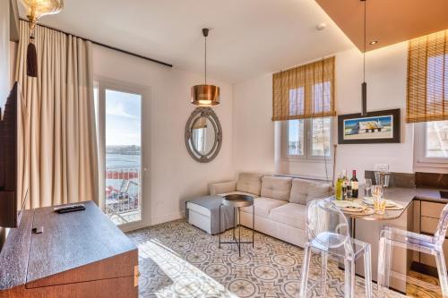 Plush one bedroom apartment with sea view balcony LMAC1-1 – khách sạn tại Senglea