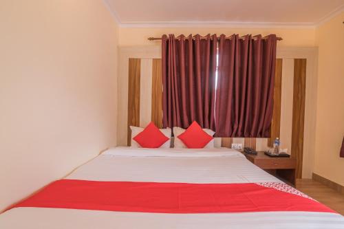 OYO 762 Hotel Middle Sky - image 3