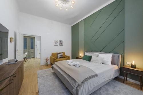 Schonbrunn Maison - Boutique 2 BR Residence in Viennas Greenest Quarter - by 4ty3 Apartments, Vienna