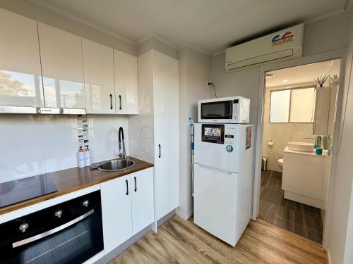 Tiny House in Belconnen 1BR Self Contained Wine (Tiny House in Belconnen 1BR Self Contained Complete Home Filtration as seen on The Block Phillip Isl) in شمال غرب كانبيرا الريفية