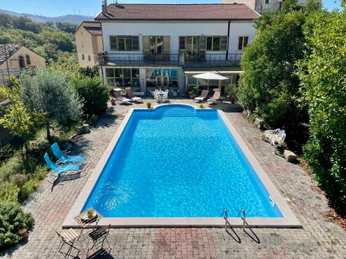 Luxury Private Mountain Villa with Pool & Beautiful Views in Puglia