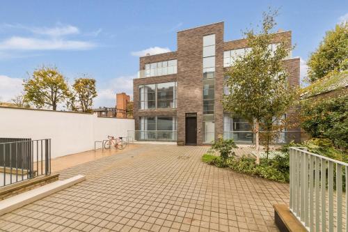 North Kensington - Portobello by Viridian Apartments, London