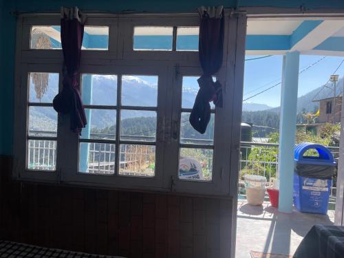 Eagle Eye Homestays in Manali