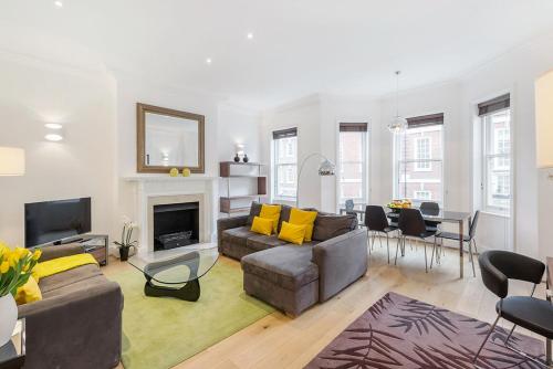 Chelsea - Draycott Place by Viridian Apartments, Лондон