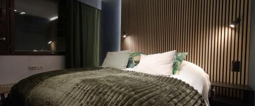 2 twin beds