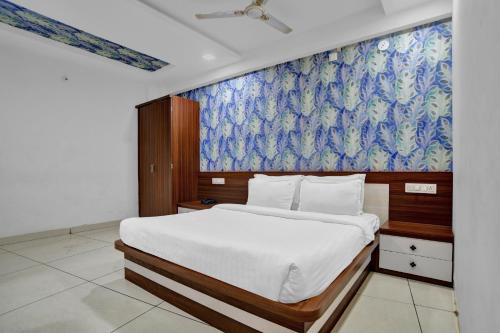 Collection O Jineshwari Hotel photo 2