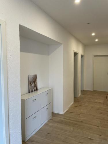 6-Personen Apartment mit großem Parkplatz, Küche & WLAN ideal für Monteure und Familien (6-Personen Apartment mit großem Parkplatz, Kuche & WLAN ideal fur Monteure und Familien) in 格羅爾茨霍芬