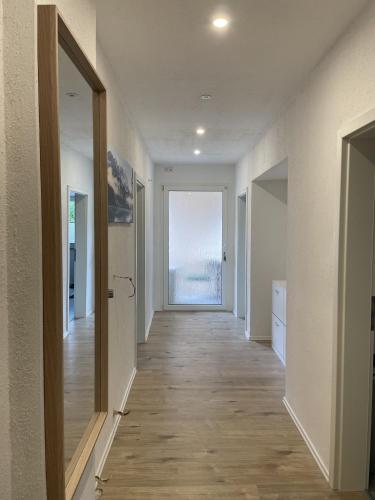 6-Personen Apartment mit großem Parkplatz, Küche & WLAN ideal für Monteure und Familien (6-Personen Apartment mit großem Parkplatz, Kuche & WLAN ideal fur Monteure und Familien) in 格羅爾茨霍芬