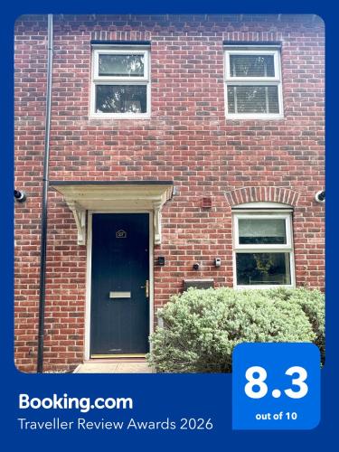 Family home close to Shrewsbury Town centre – khách sạn tại Abbey