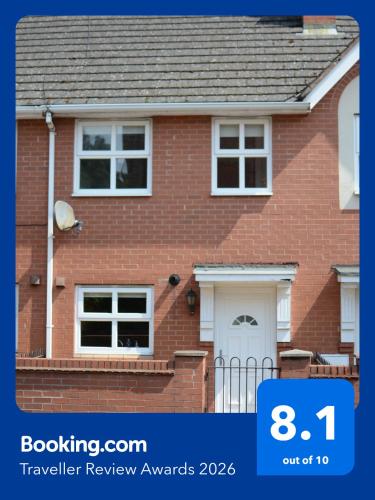 House number 4 Sleeps up to 4 with Smart TVs in every room - Shrewsbury