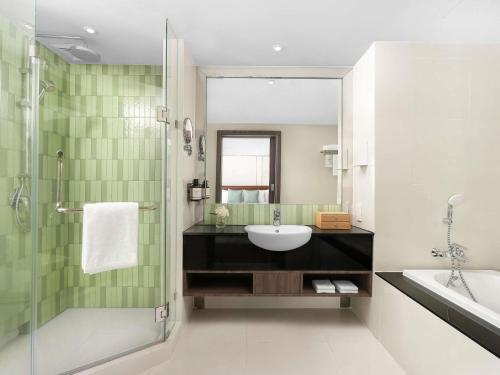 room detail thumbnail 2