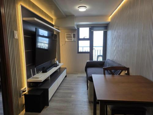 1 bedrm condo, Tower 2, Hor 101 Room Type - One-Bedroom Apartment