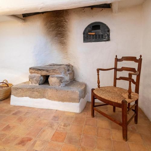 Empordà Charm with Pool and Nature (Emporda Charm with Pool and Nature) in Bascara