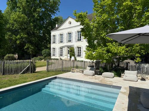 Viesnīcas āriene, Renovated Family Château In Burgundy Near Beaune (Renovated Family Chateau In Burgundy Near Beaune) in Corgengoux