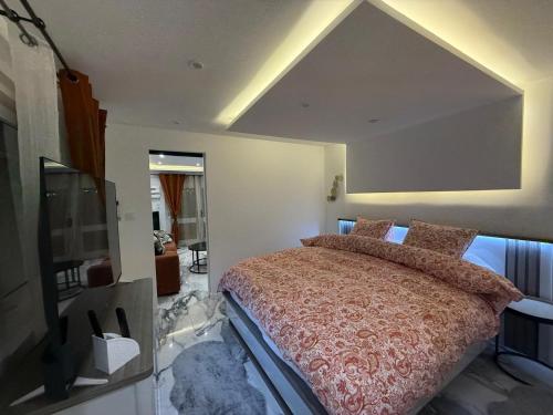 Melrose Loft with master suite