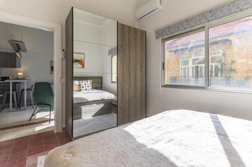 Aurore 1-BR Apt at Maison des Muses in Gemmayzeh - image 7