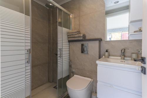 Aurore 1-BR Apt at Maison des Muses in Gemmayzeh - image 12