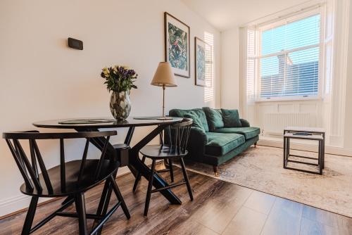 Barnet House Serviced Apartments in دانفرملاين