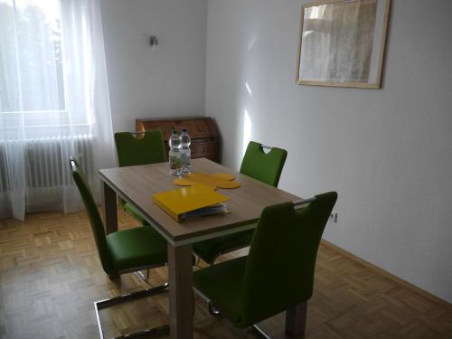 Schone Ferien und Messewohnung Nahe Dusseldorf und Koln in 哈恩