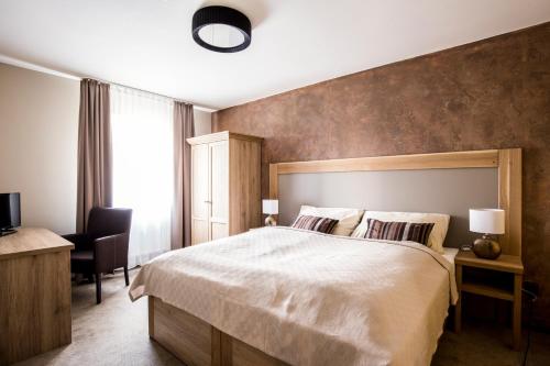 Deluxe Double Room with Shower