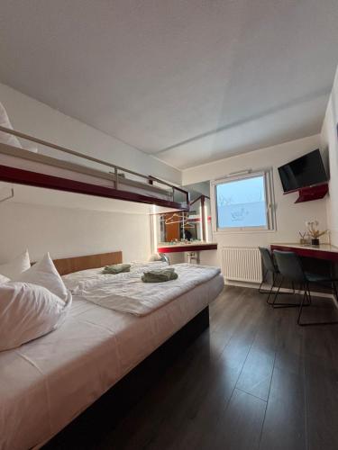 Hotel City Inn - image 25