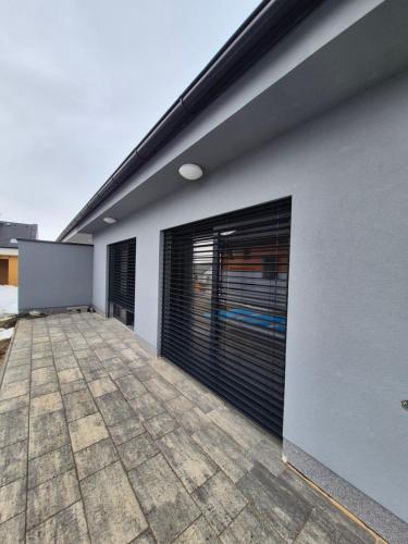 Apartmánové byty s bazénem (Apartmanove byty s bazenem) in فريم بورك