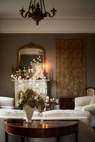 Istaba viesiem, Luxury Escape at The Almanage in Clogheen