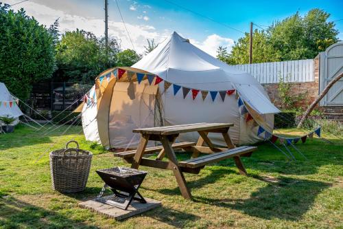 Aldwark Bridge Glamping - Lunar Tent in 艾爾德沃克