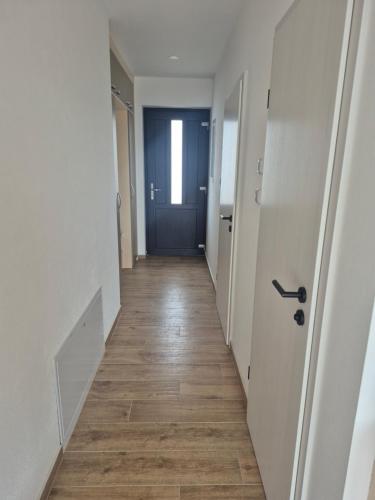 Apartmánové byty s bazénem (Apartmanove byty s bazenem) in فريم بورك