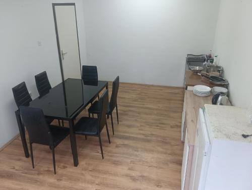 Travel Hub Hostel in โอริด