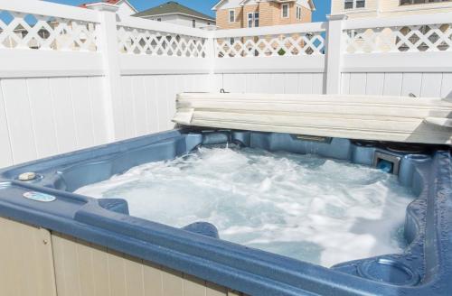 Bre Ales Lighthouse - KDH MP 9 Ocean Views 170 Yds to Beach Elevator Pool Hot Tub Flex Stays - image 4