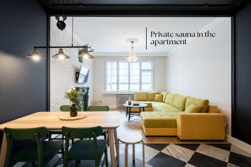 Modern Casa Nuova Apartment with Sauna Near Charles Bridge, Praha