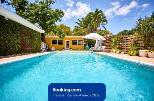 FIFA HQ: 8mi to Stadium | Sleeps 10 | Pool & Games – khách sạn tại North Miami