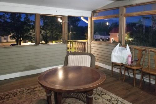 Comfy, Freshly Remodeled Apt Near Nauvoo Temple in Nauvoo (IL)