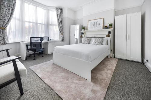 Cardiff City Guesthouse, Central Rooms, Fast Wi-Fi, On-Street Parking - Cardiff