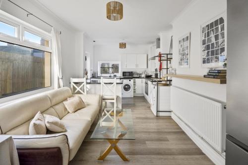 Cardiff City Guesthouse, Central Rooms, Fast Wi-Fi, On-Street Parking - Trethomas