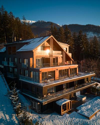 The Pines Bucegi Lodge – khách sạn tại Bran