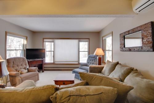 Boat & Hike Up North! Lakefront Minnesota Duplex