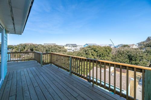Duck R Way - Poteskeet, Ocean View, 260 Yds to Beach, Pool, Hot Tub, Walk to Downtown Duck – Duck, NC