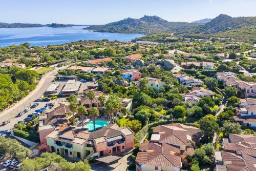 ISA-apartments with air conditioning and outdoor private space in residence with swimming-pool in Palau, only 150 meters from the sea