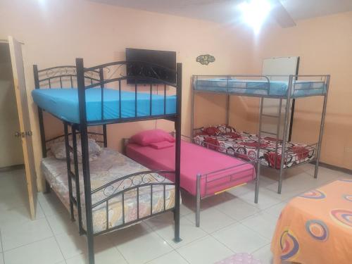 Enchanted Hostel Ocho Rios - Ocho Rios
