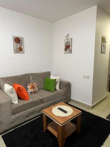 Furnished Studio, Jiji Poa Apartment Ruaka – khách sạn tại Ruaka