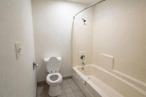 FairBridge Inn Express Rome - image 30