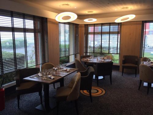 餐廳, Hostellerie Saint Vincent Beauvais Aeroport in 博韋