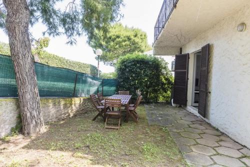 M083 - Marcelli, trilocale con giardino al Residence MareVerde