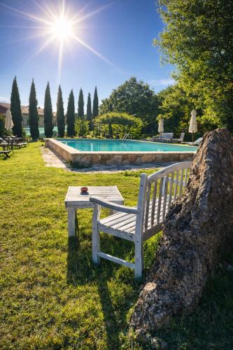 Il Borgo Del Lupo Relax Family Apartments in Tuscany with Restaurant & Swimming Pool - Radicofani