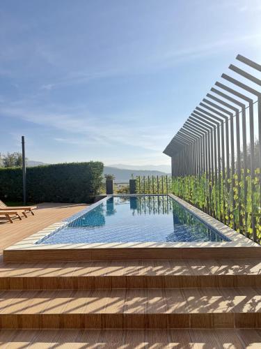 La Villa Kfardebian Stone Villa in Фарая