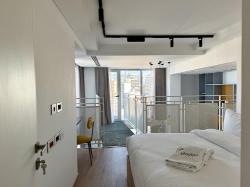 Retro 6E 2-BR Loft in Gemmayze - image 14