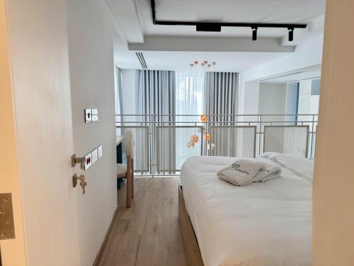 Retro 2E 2-BR Loft in Gemmayze - image 12