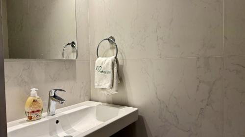 Retro 2E 2-BR Loft in Gemmayze - image 14